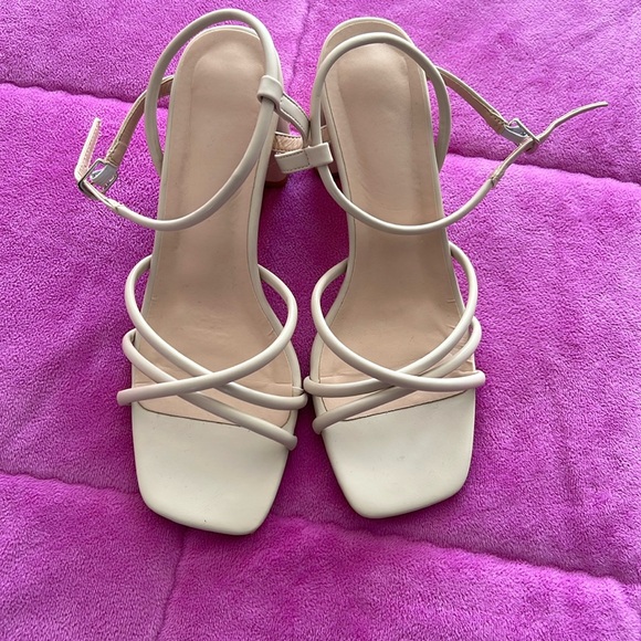 Shoes/Sandals - Picture 1 of 4